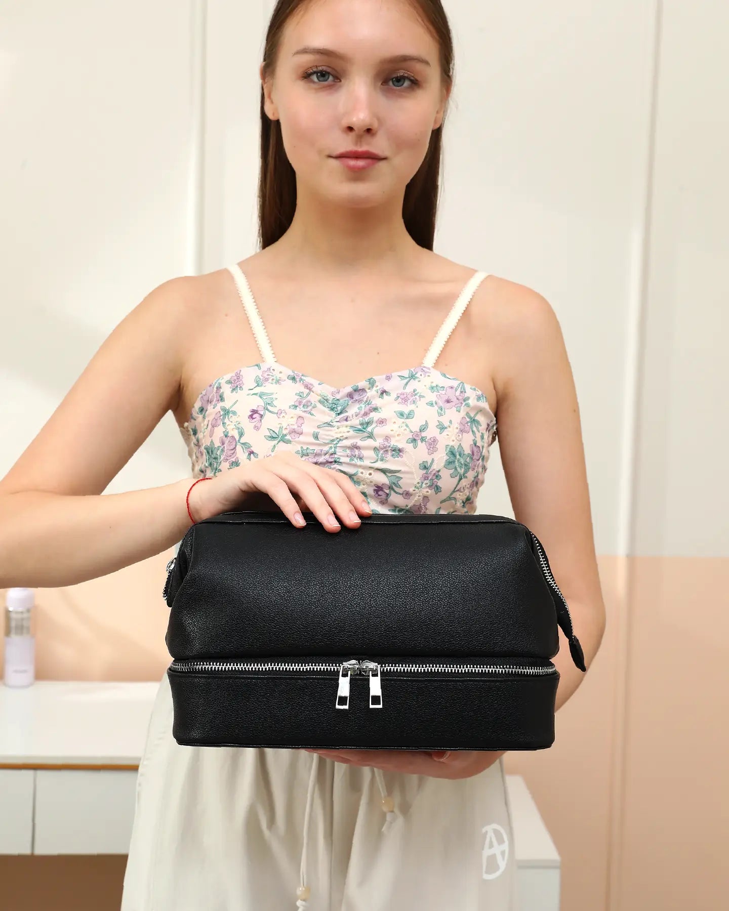 02_Toiletry_Bag_4x5-09_copy.jpg