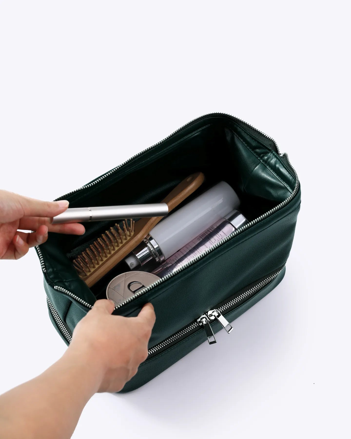 Toiletry_Bag_4x5-03_copy.jpg