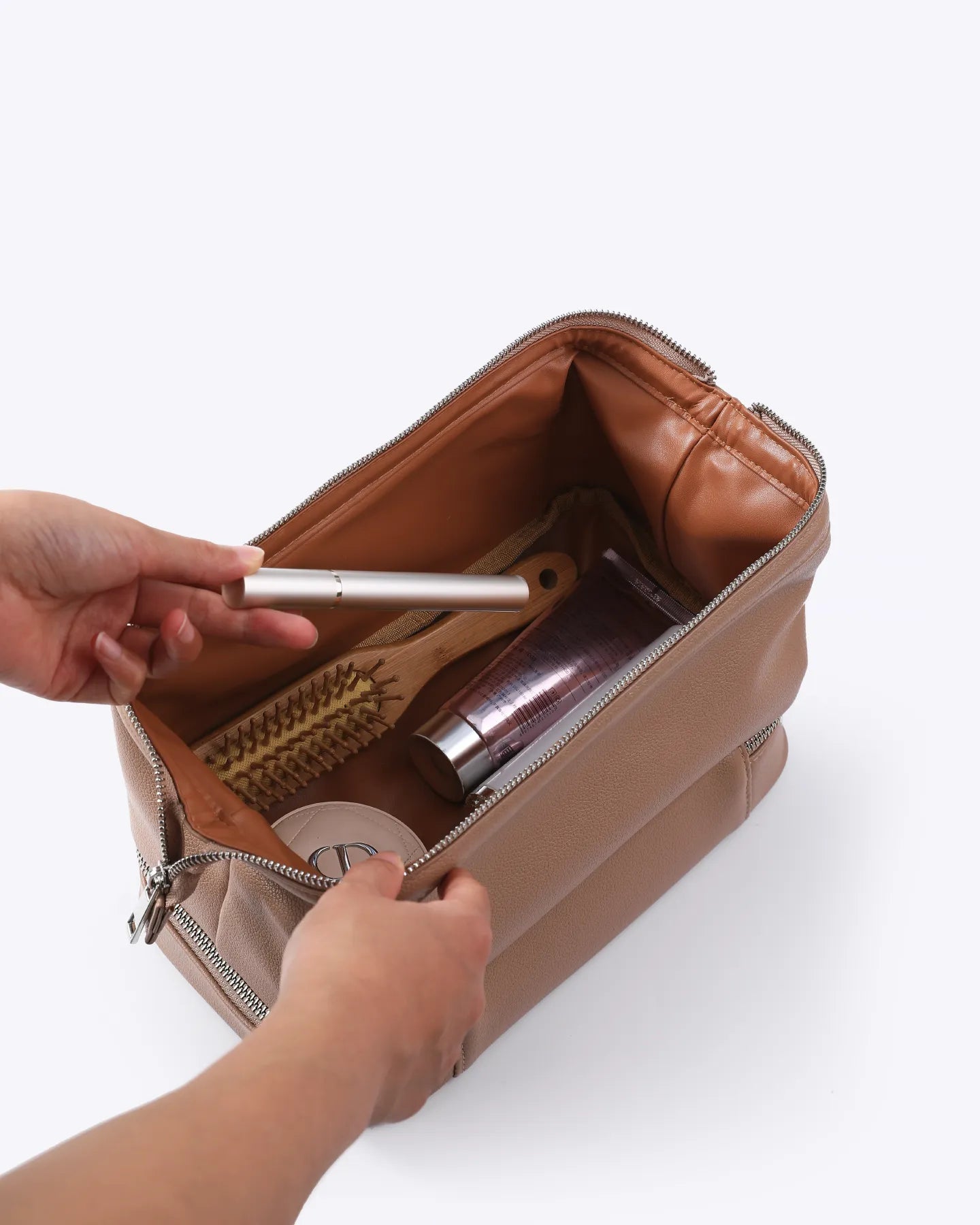 Toiletry_Bag_4x5-08_copy.jpg